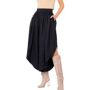 CHLOE new with tag culottes pants. Size 6. Navy wool